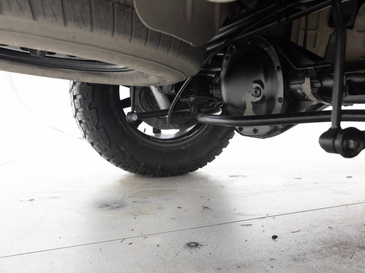 Used 2015 Chevrolet Suburban LTZ image 23