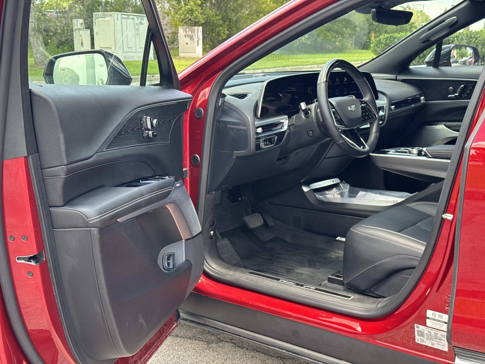 Certified 2025 Cadillac Lyriq Luxury w/ LPO, Floor Liner Package AWD/4WD image 13