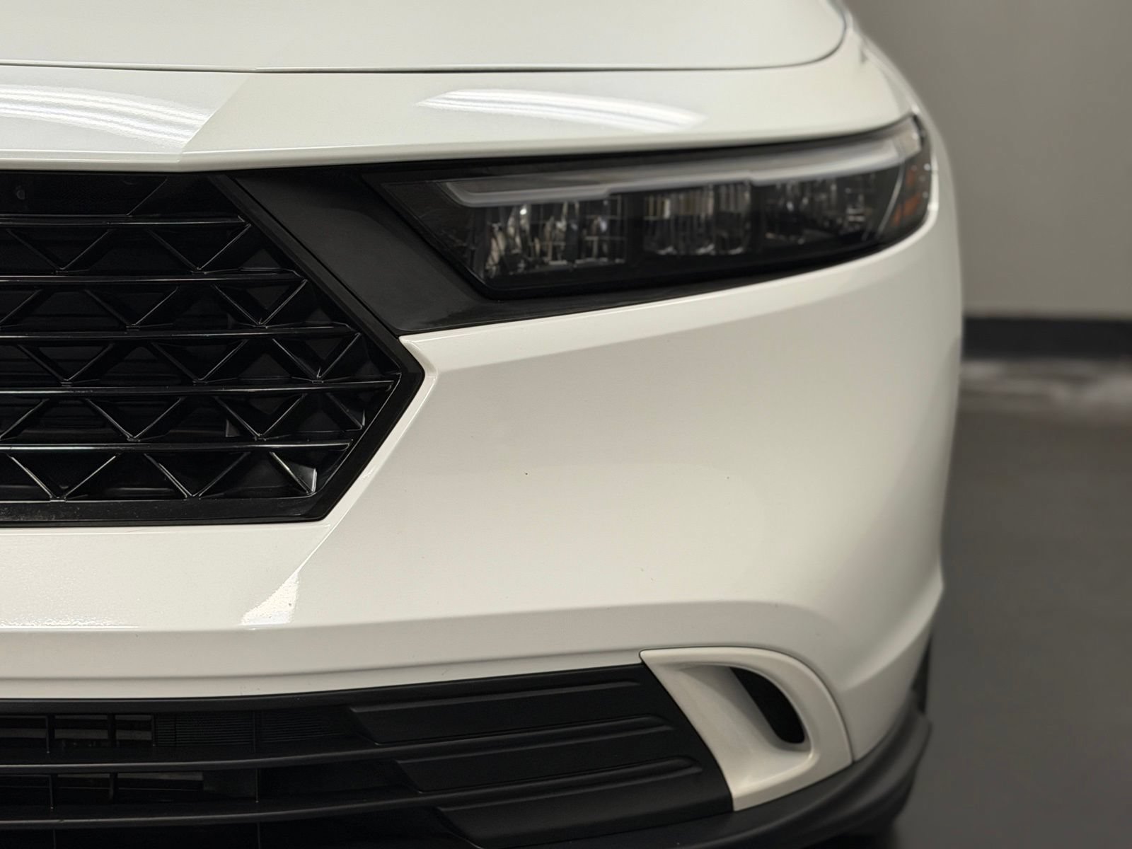 Used 2023 Honda Accord EX image 8