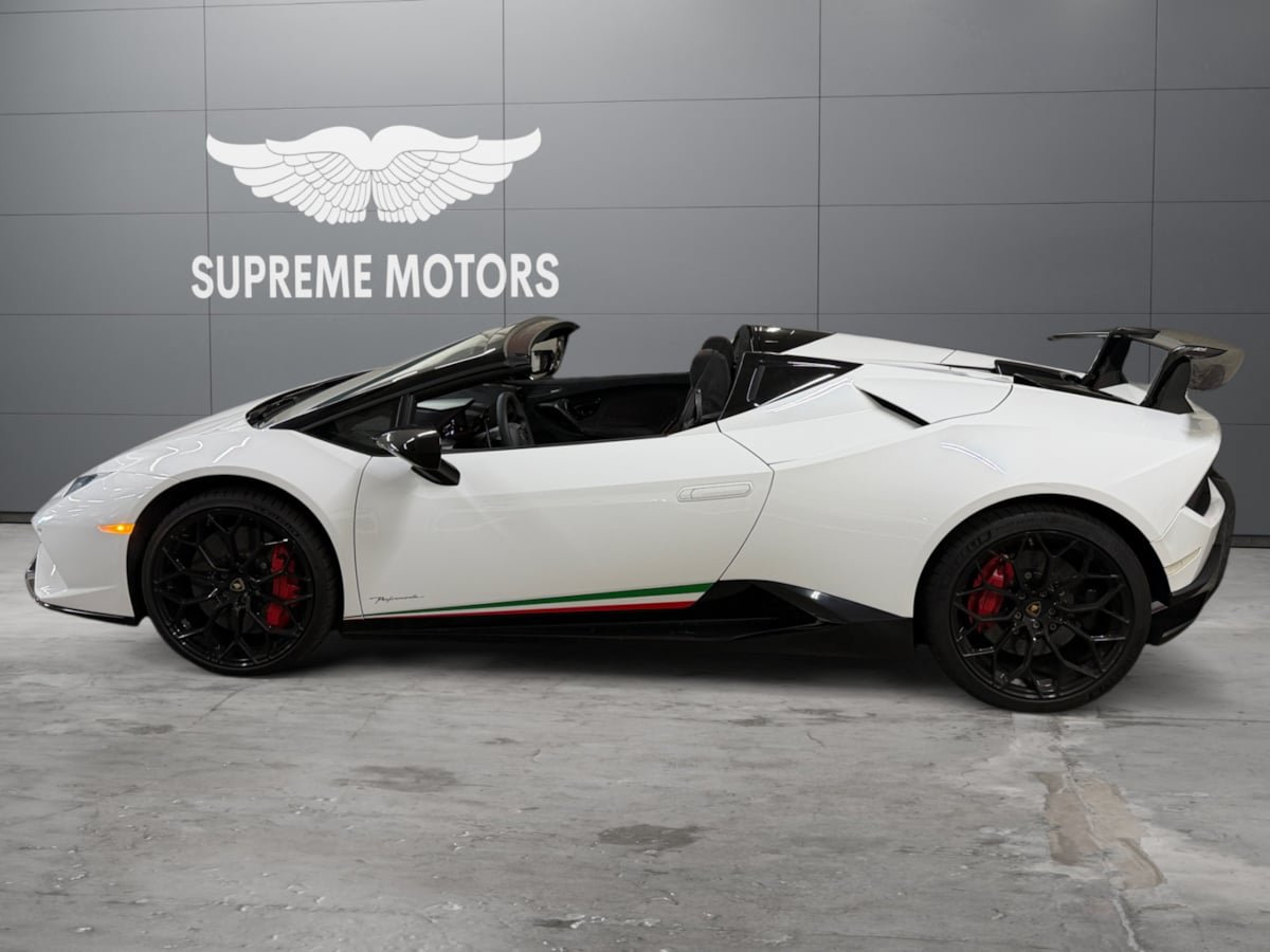 Used 2019 Lamborghini Huracan Performante AWD/4WD image 2