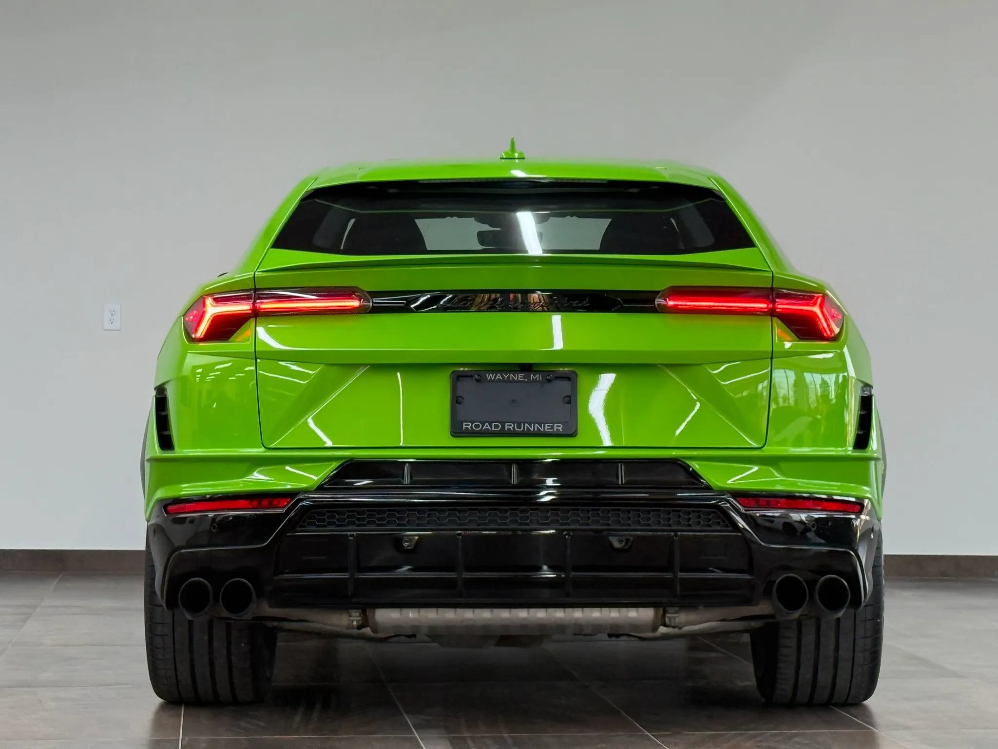 Used 2023 Lamborghini Urus S AWD/4WD image 9
