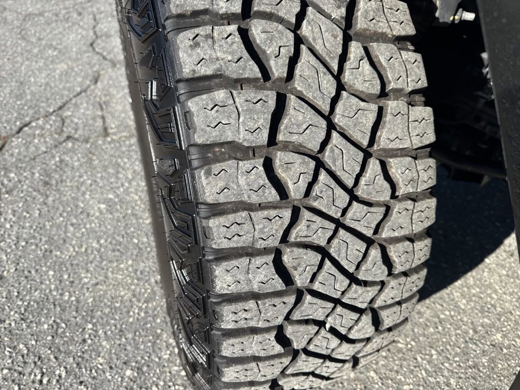 Used 2024 GMC Hummer EV 2X w/ Extreme Off-Road Package image 37