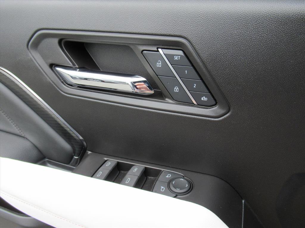 Used 2024 GMC Canyon AT4X w/ AT4X AEV Edition AWD/4WD image 19