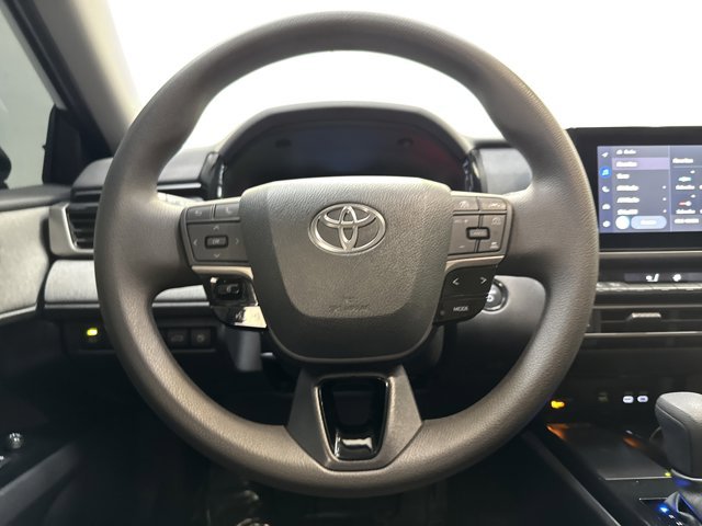 Used 2025 Toyota Camry LE AWD/4WD image 16