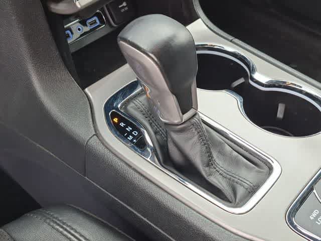 Certified 2022 Jeep Grand Cherokee Laredo X AWD/4WD image 30