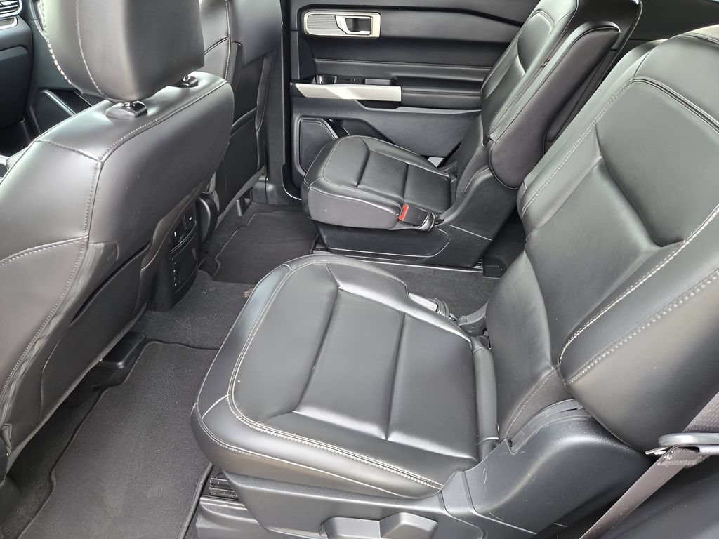 Used 2024 Ford Explorer XLT w/ Equipment Group 202A AWD/4WD image 27