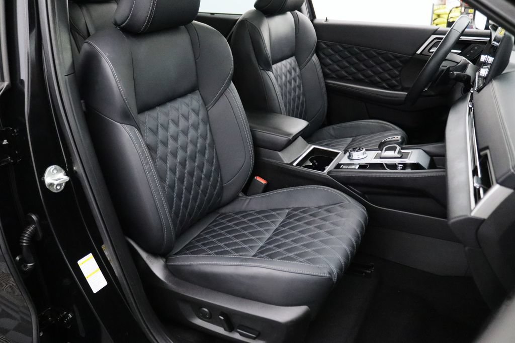 Used 2023 Mitsubishi Outlander SEL AWD/4WD image 19