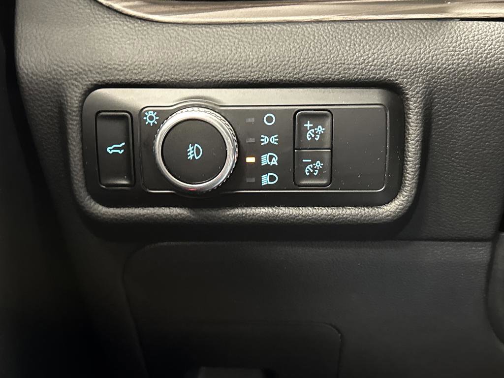 Used 2023 Ford Explorer Limited image 25