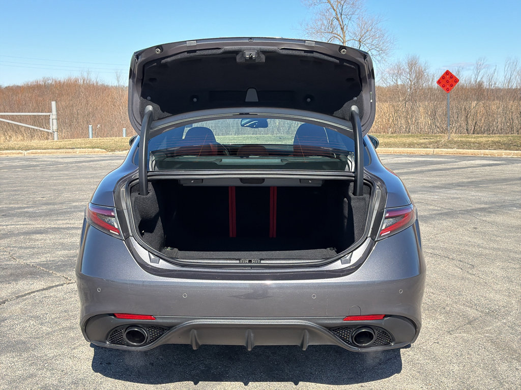 Used 2024 Alfa Romeo Giulia Veloce AWD/4WD image 42