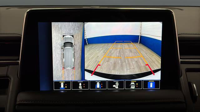 Used 2022 Chevrolet Suburban Z71 w/ Z71 Off-Road Package AWD/4WD image 14