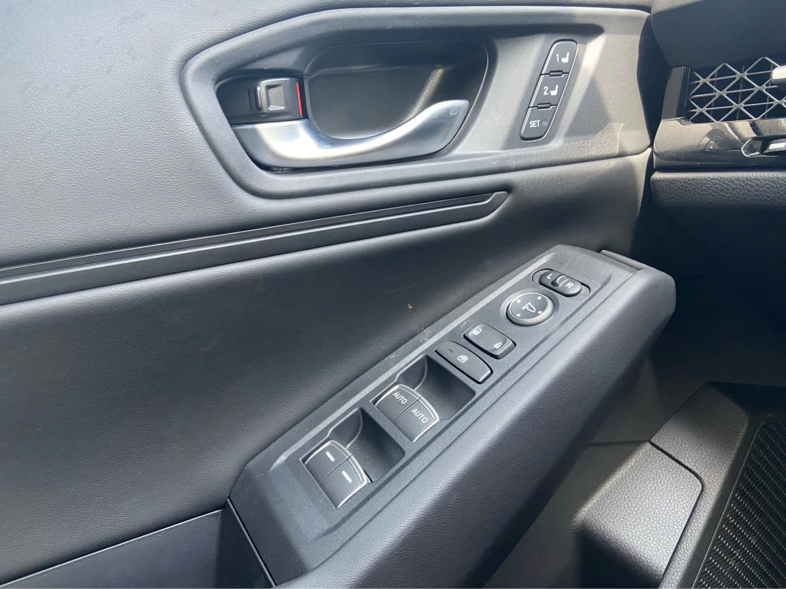 Used 2025 Honda Accord EX-L image 36