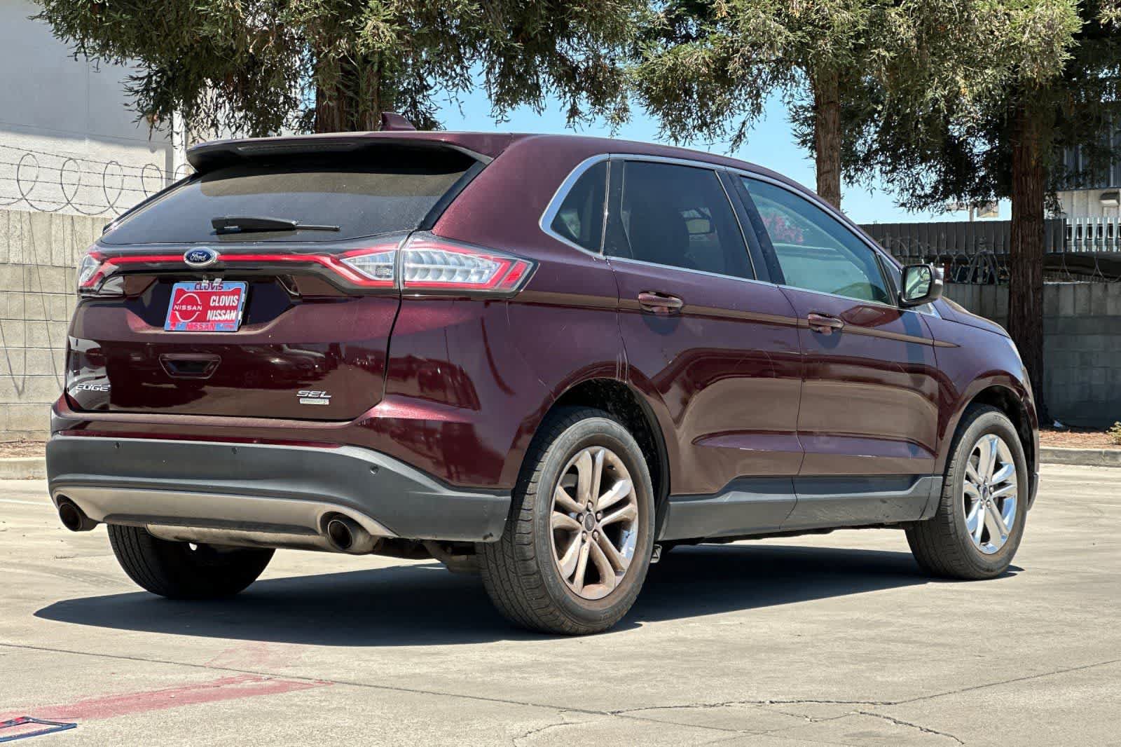 Used 2018 Ford Edge SEL w/ Equipment Group 201A FWD image 3
