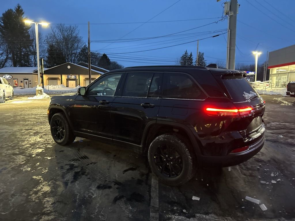 New 2026 Jeep Grand Cherokee Altitude image 6
