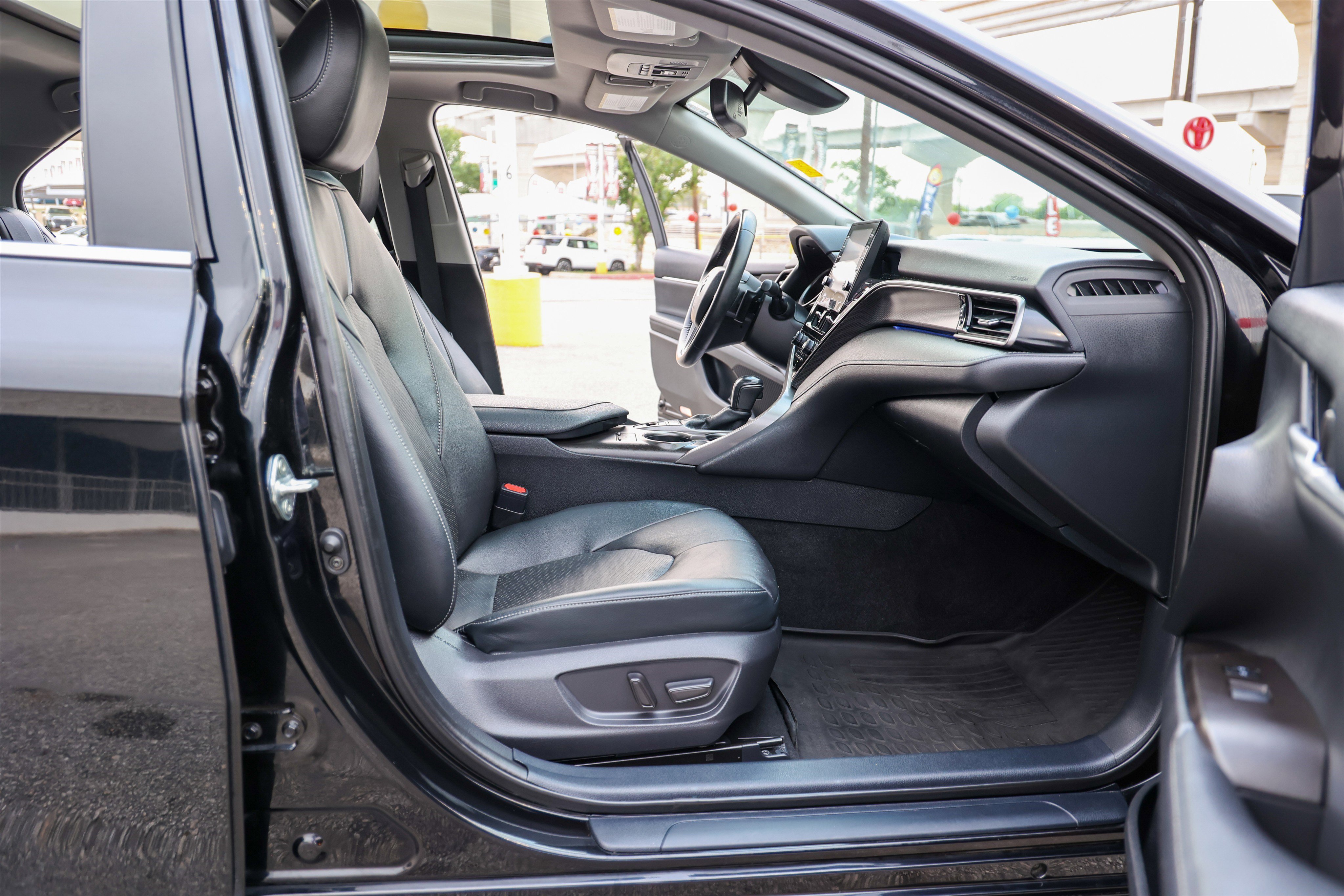 Used 2022 Toyota Camry XSE image 44