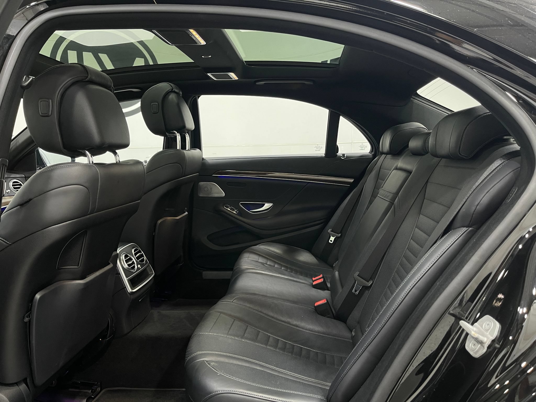 Used 2015 Mercedes-Benz S 550 4MATIC Sedan image 31