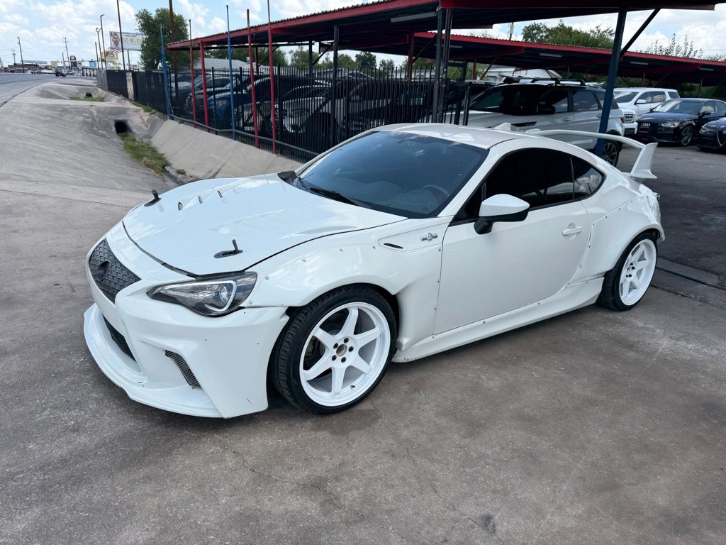 Used 2016 Scion FR-S RWD image 4