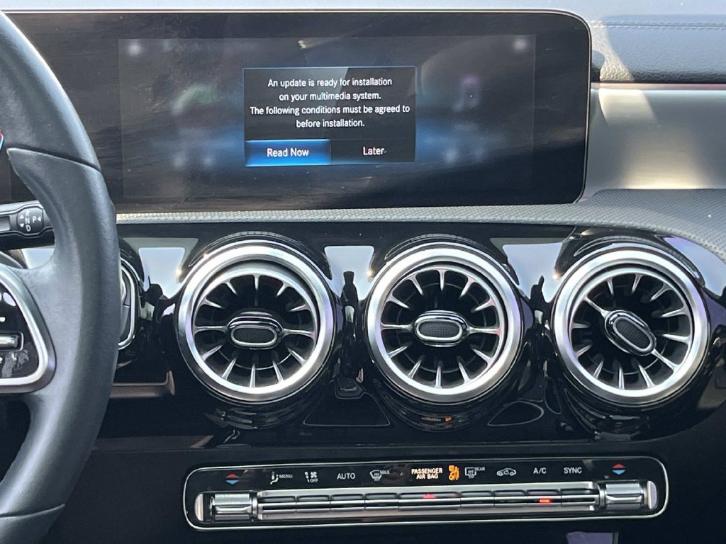 Used 2023 Mercedes-Benz CLA 250 image 18