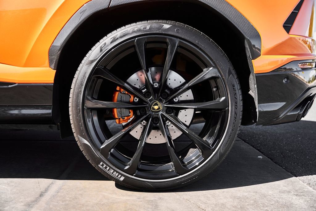 Used 2022 Lamborghini Urus AWD/4WD image 20