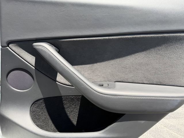 Used 2023 Tesla Model Y Performance AWD/4WD image 21