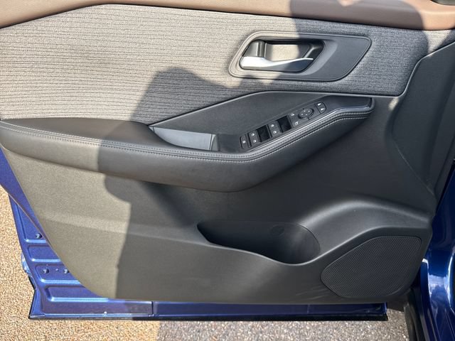 Certified 2023 Nissan Rogue SV FWD image 11