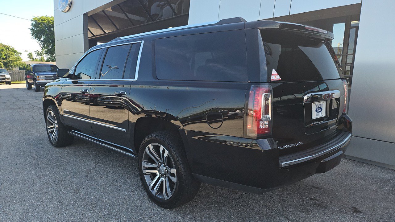 Used 2019 GMC Yukon XL Denali w/ Denali Ultimate Package RWD image 3
