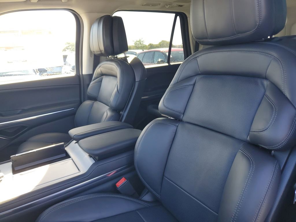 New 2025 Lincoln Navigator L Reserve image 22