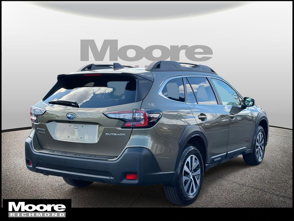 Used 2025 Subaru Outback Premium image 2