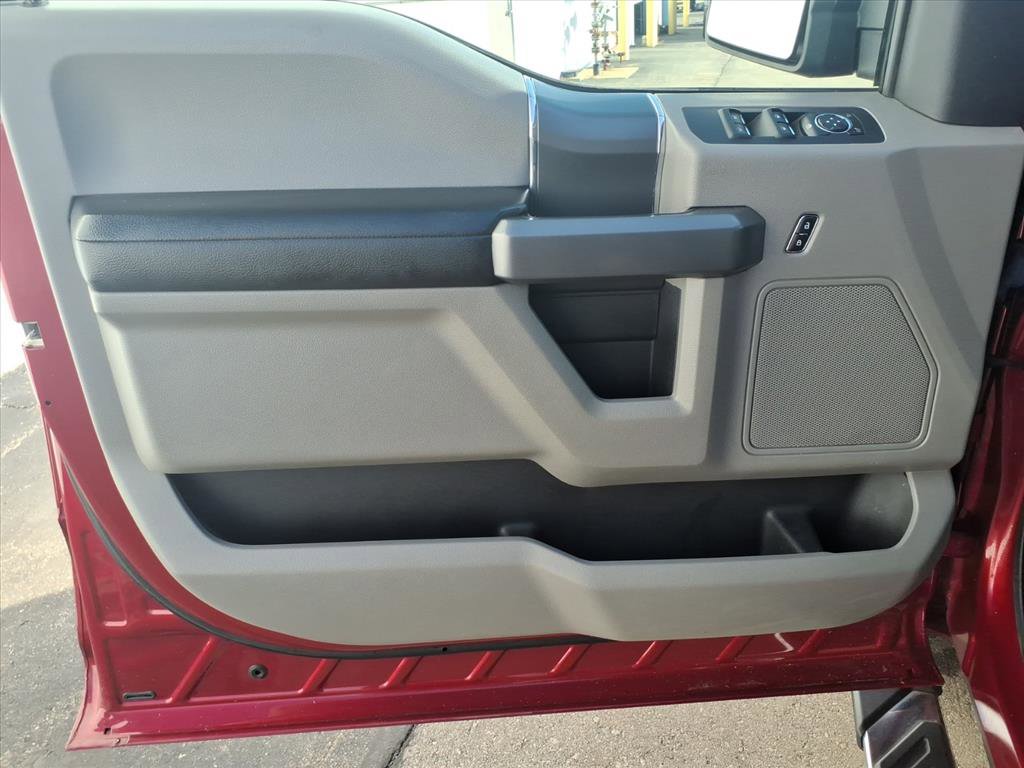 Used 2016 Ford F150 XLT w/ Equipment Group 302A Luxury image 11