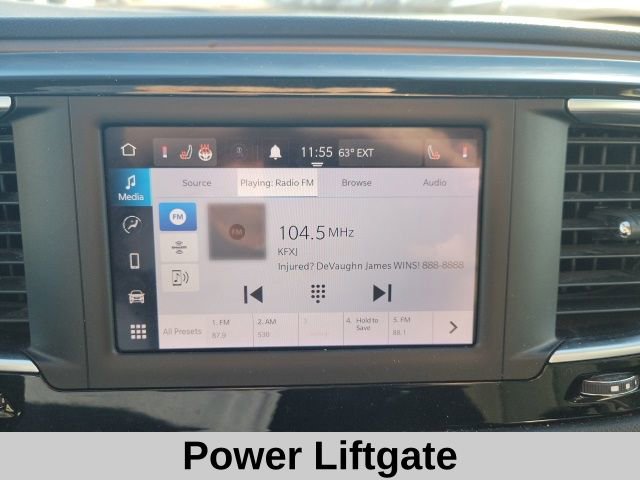 Used 2023 Chrysler Voyager LX image 8