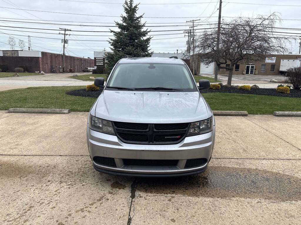 Used 2018 Dodge Journey SE w/ Connectivity Group image 2