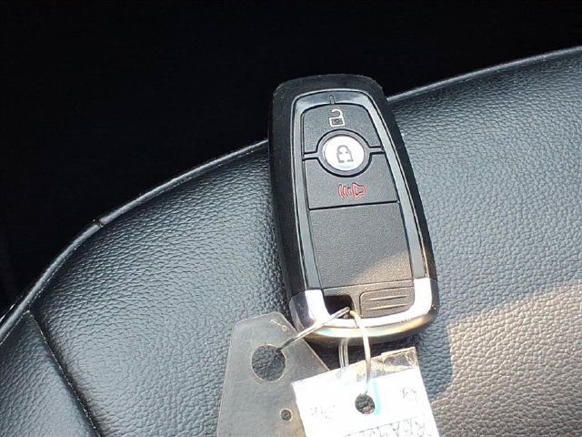 Used 2024 Ford Edge SEL AWD/4WD image 23