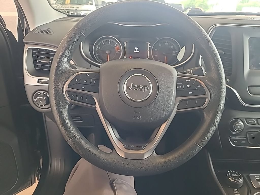 Used 2019 Jeep Cherokee Latitude w/ Popular Appearance Group AWD/4WD image 13