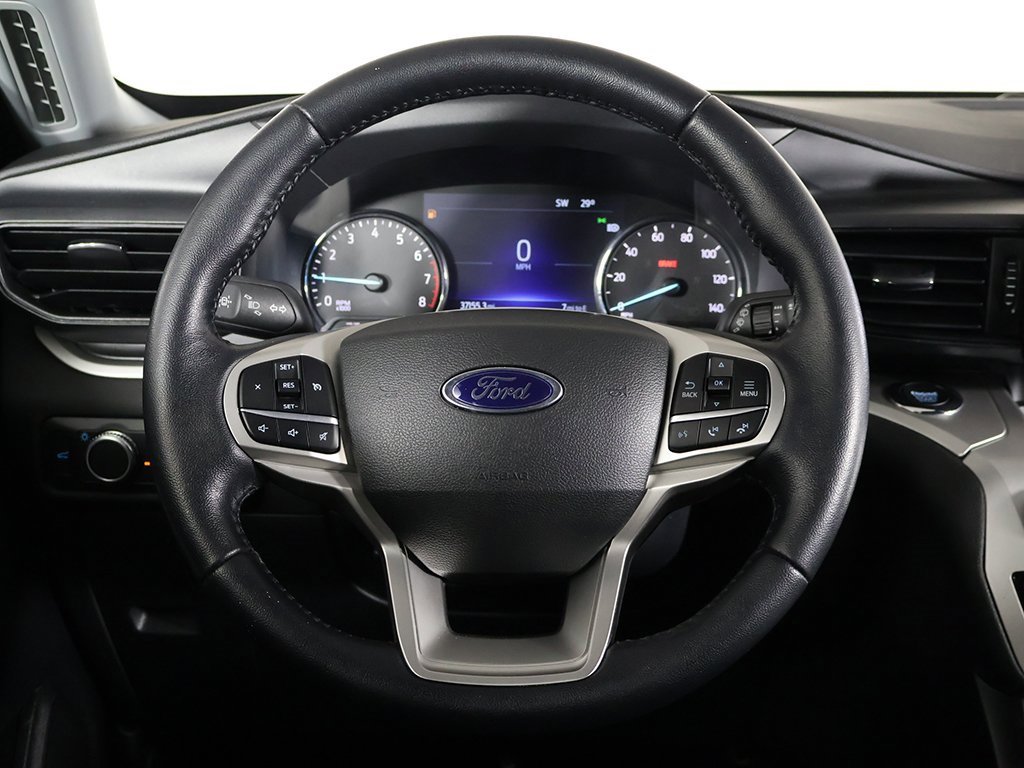 Used 2022 Ford Explorer XLT image 35