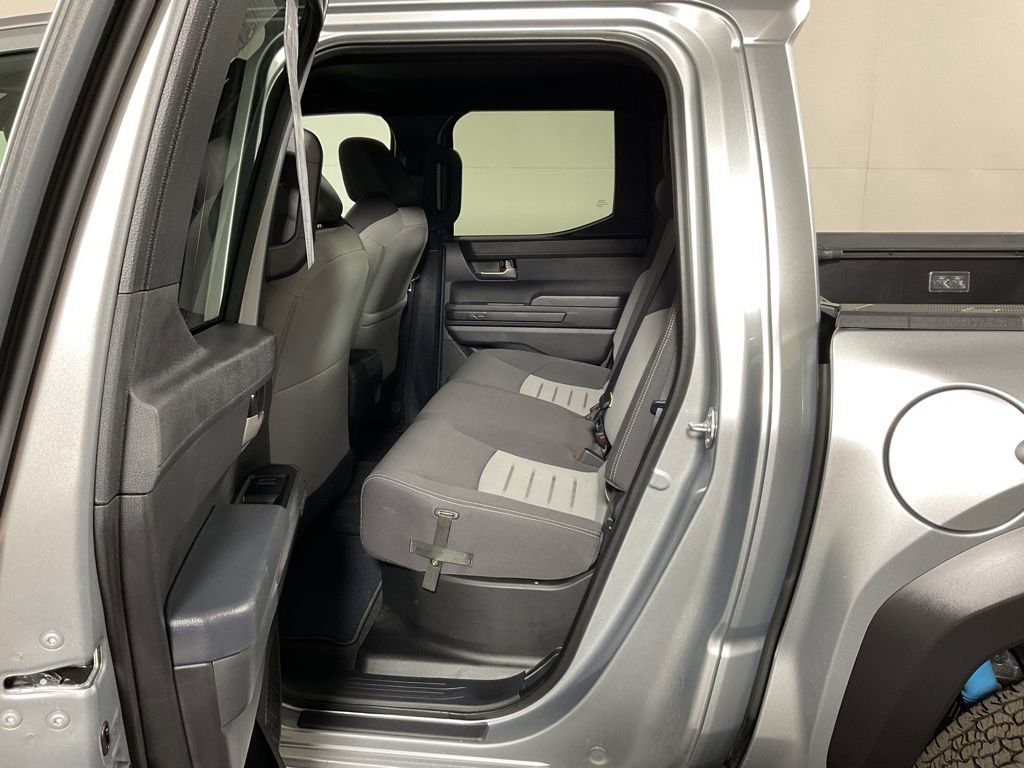 Used 2024 Toyota Tacoma TRD Off-Road image 31