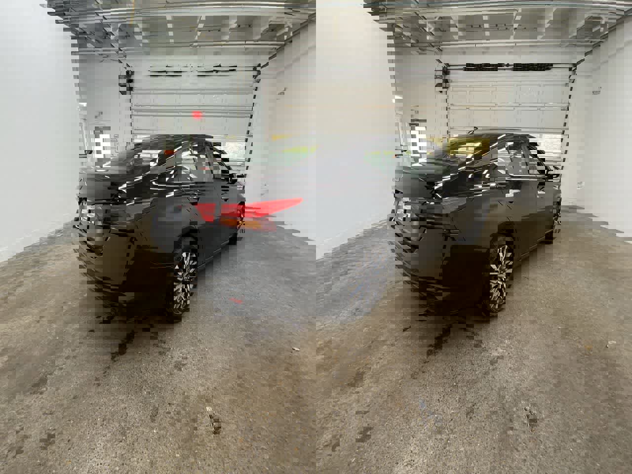 Used 2025 Nissan Altima 2.5 SV FWD image 6