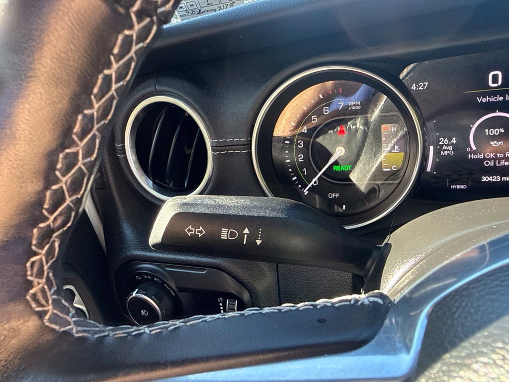Used 2023 Jeep Wrangler Unlimited Sahara w/ Cold Weather Group AWD/4WD image 18