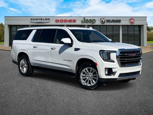 Used 2023 GMC Yukon XL SLT w/ SLT Premium Package AWD/4WD image 2