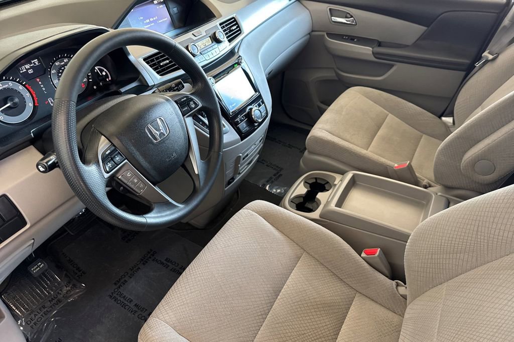 Used 2016 Honda Odyssey SE image 12