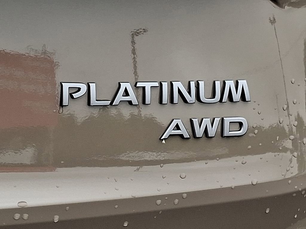 Used 2024 Nissan Rogue Platinum image 32