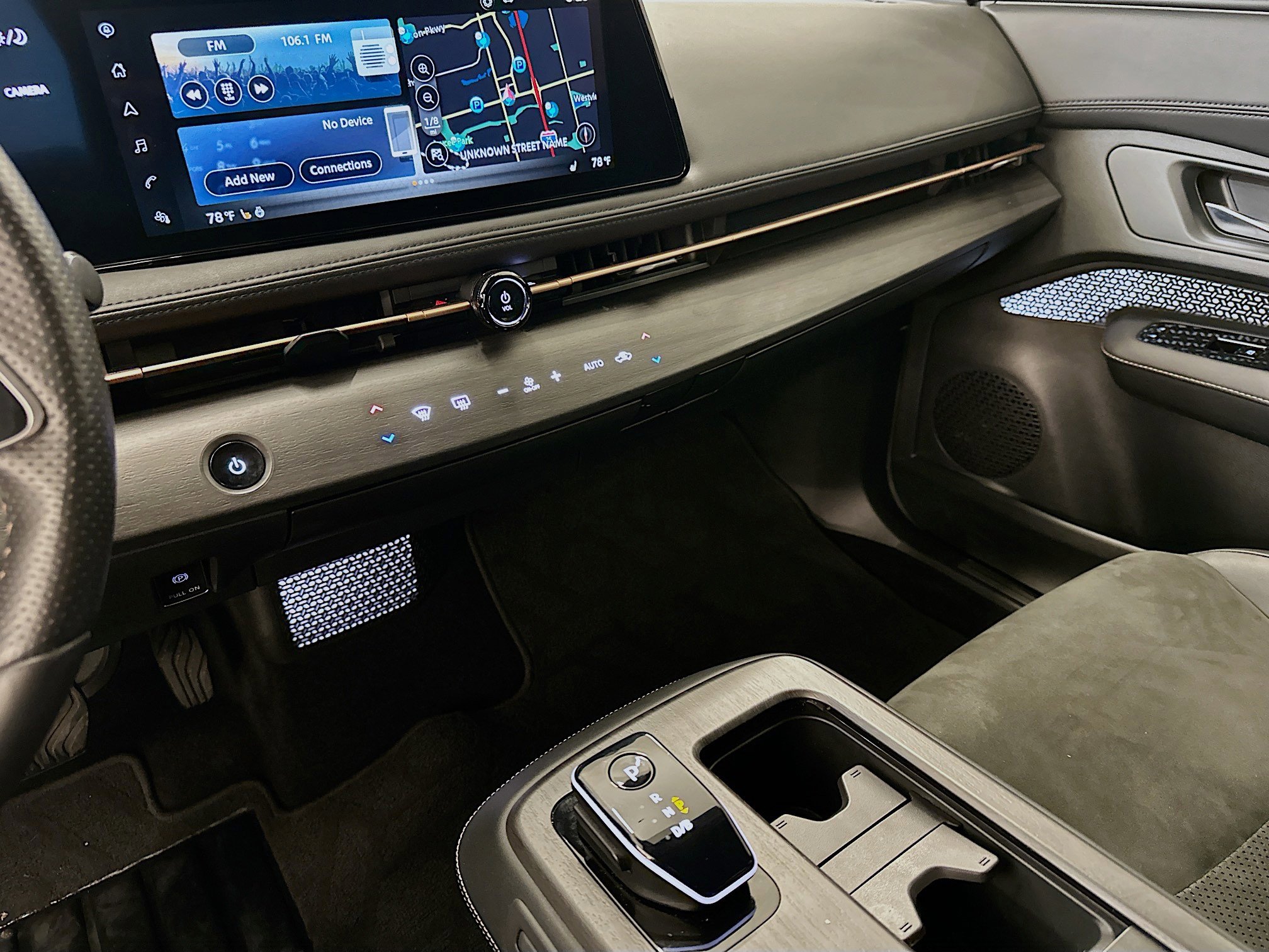 Used 2024 Nissan Ariya AWD image 26