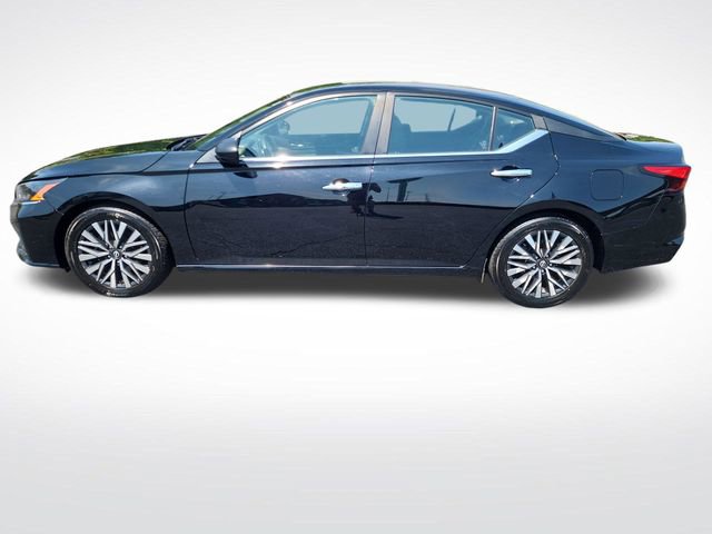 Used 2024 Nissan Altima 2.5 SV FWD image 2