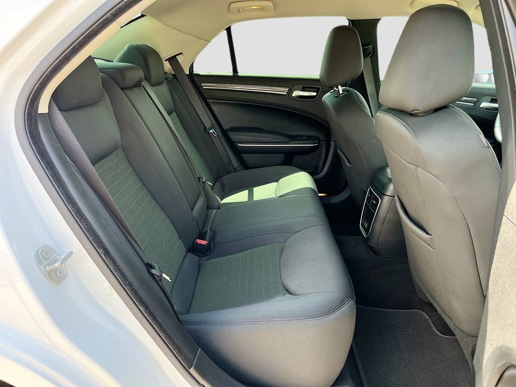 Used 2020 Chrysler 300 Touring w/ Sport Appearance Package image 25