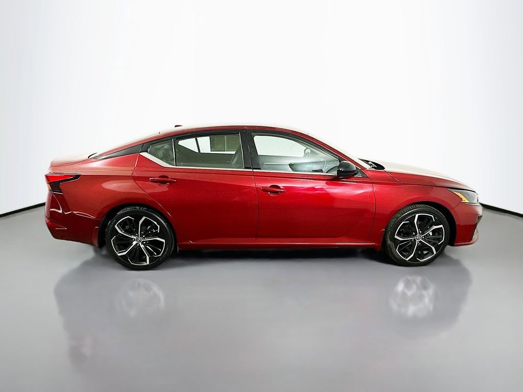 Used 2023 Nissan Altima 2.5 SR image 7