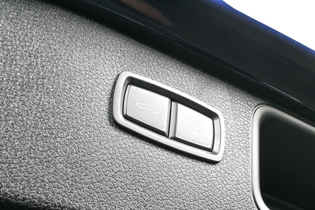 New 2025 Porsche Macan image 31