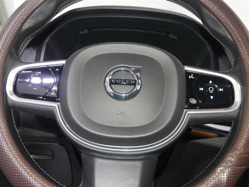 Used 2018 Volvo S90 T6 Inscription image 32