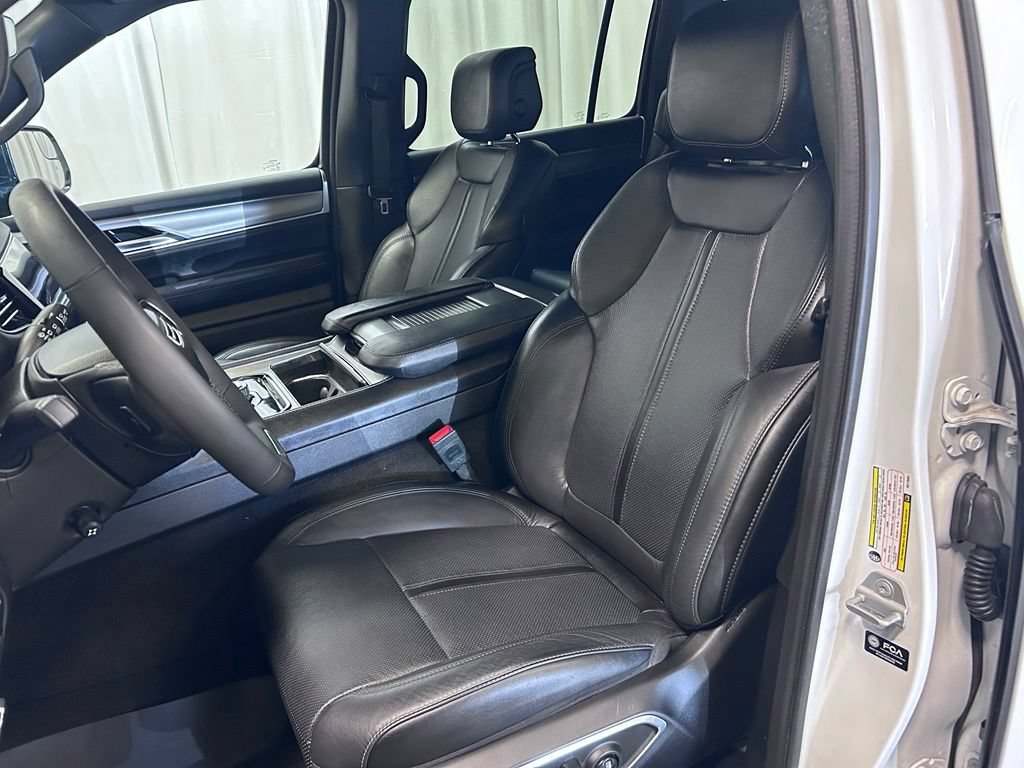 Used 2024 Jeep Wagoneer Series II AWD/4WD image 8
