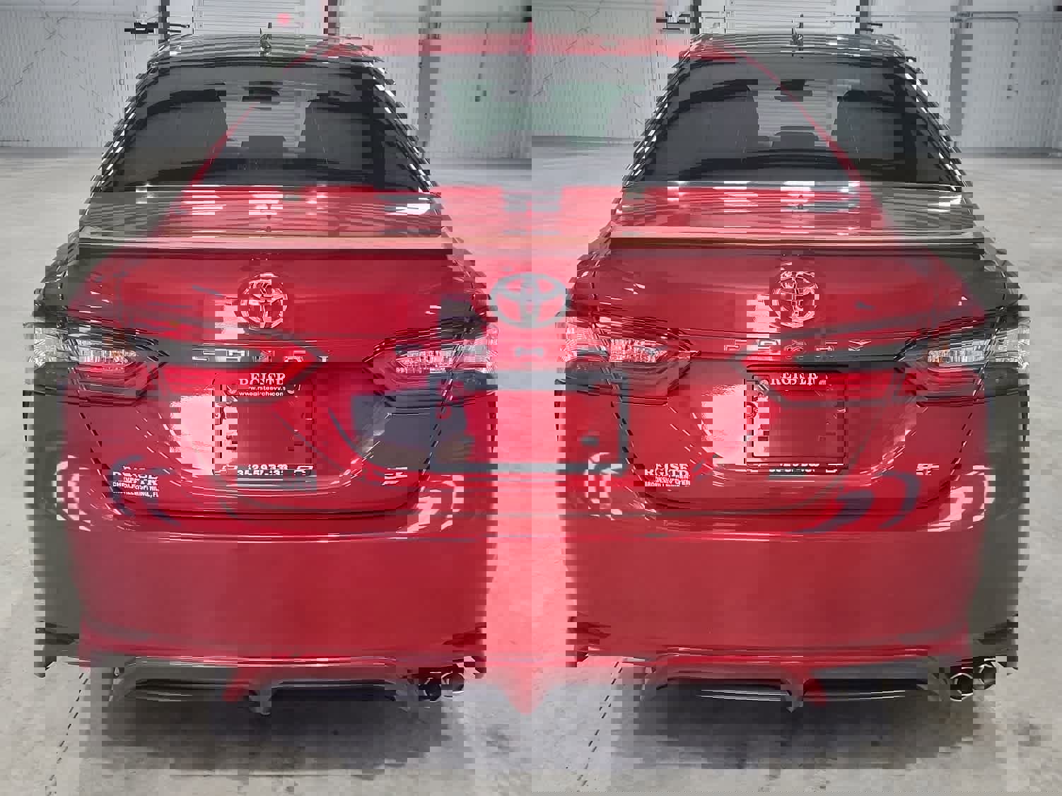 Used 2019 Toyota Camry SE image 4