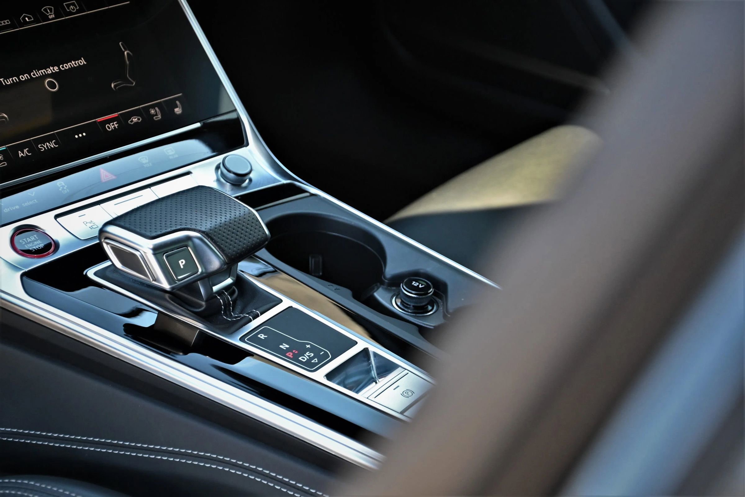 Used 2023 Audi RS 6 w/ Carbon Optic Package image 19