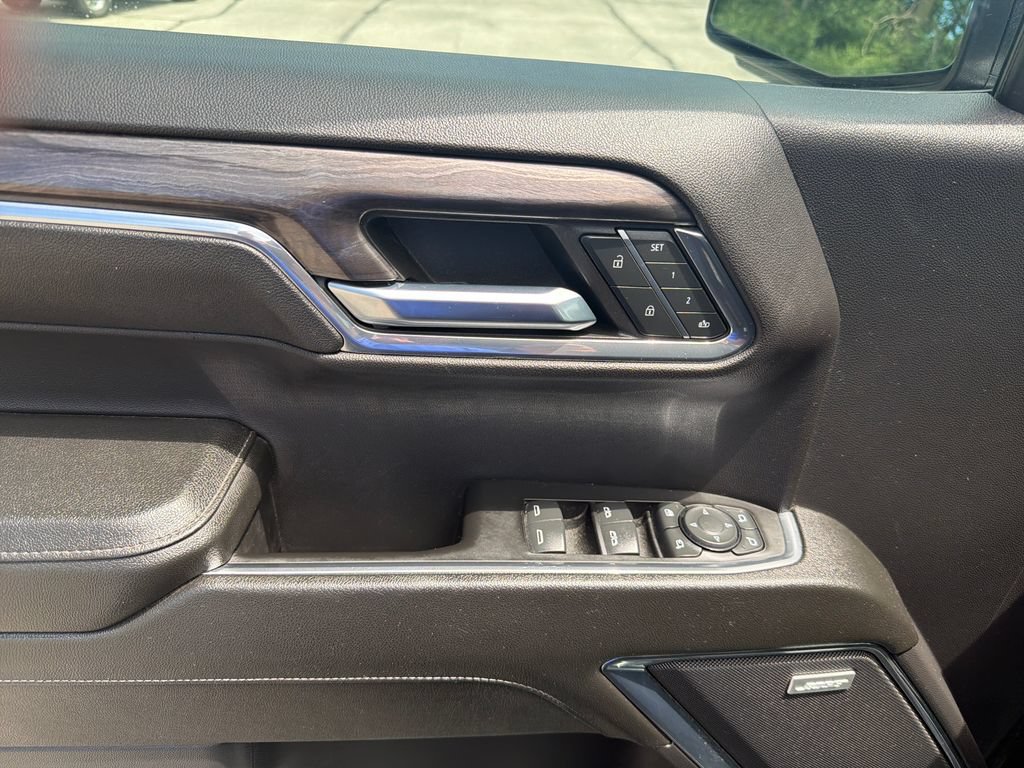 Used 2024 Chevrolet Silverado 1500 LTZ AWD/4WD image 18