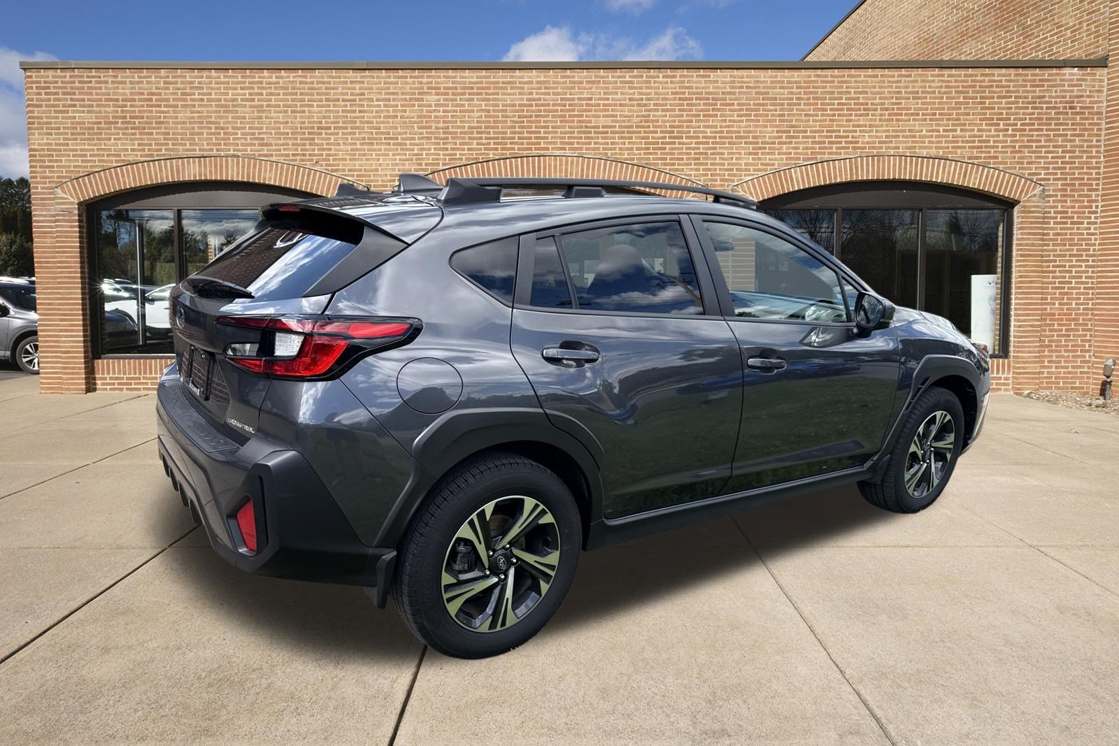 Used 2024 Subaru Crosstrek 2.0i Premium AWD/4WD image 3